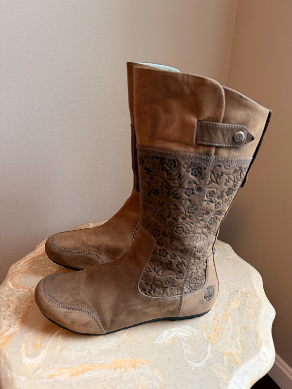 Timberland Women’s 8.5 Brown Suede Vintage Embossed Floral Boots Leather Calf